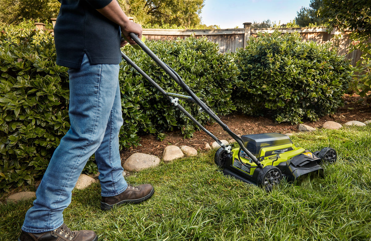 40V 18" Mulching & Side Discharge Mower Image 8
