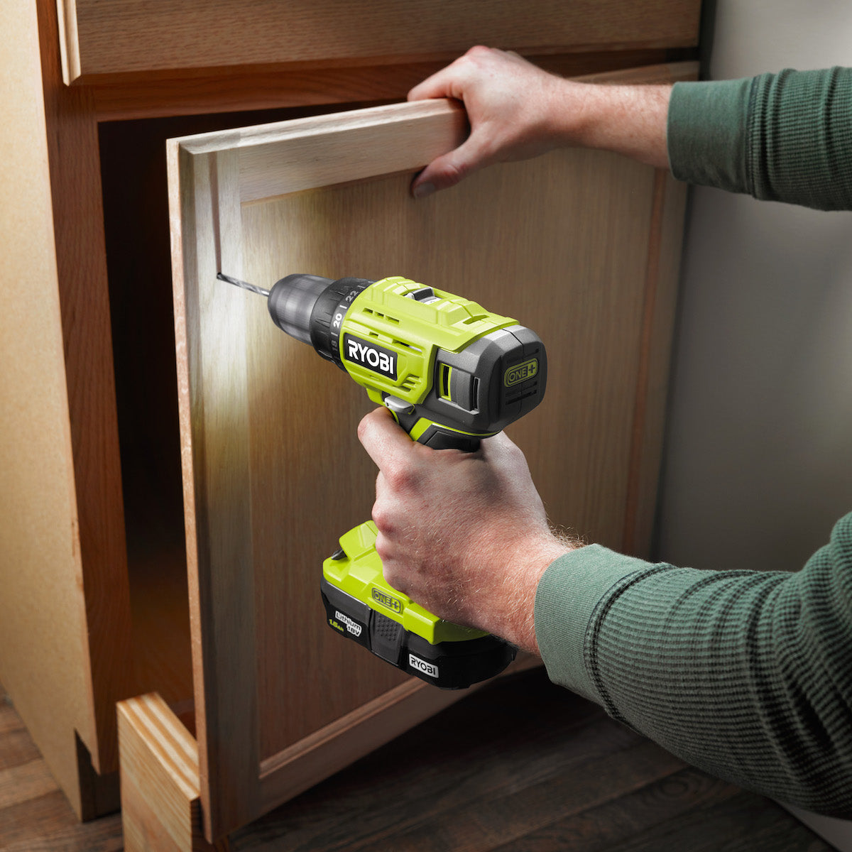 18V ONE+ 2-Tool KIT Image 4